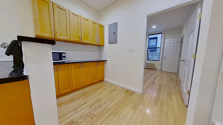 Rented by TOUR LLC | media 11
