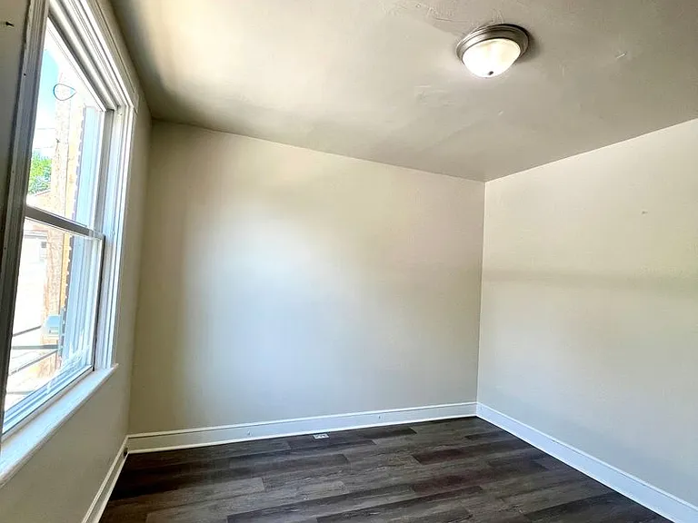 538 Lafayette St — Photo 2