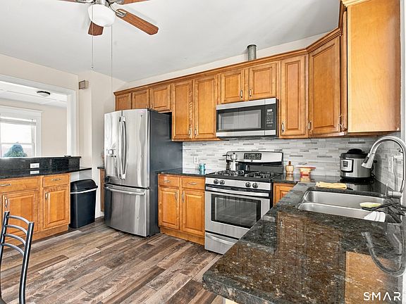 4th image of 144 Clinton Street