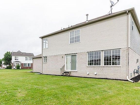 3rd image of 8891 Lilly Dr