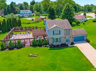1759 E Springfield Dr, Warsaw, IN 46582