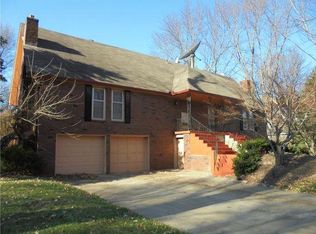 909 NW 11th St, Blue Springs, MO 64015