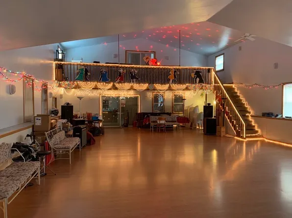 523 Boston Rd, Springfield, MA 01109