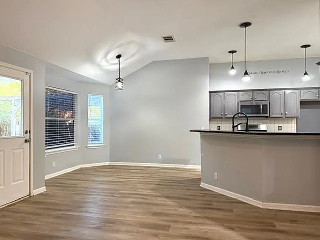 210 Fistral Dr — Photo 4