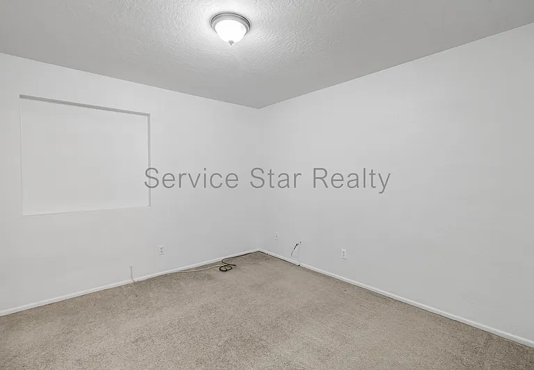 1158 W Hillview St — Photo 13