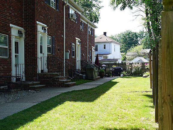 Evergreen Avenue View