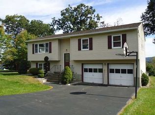 23 Arlington Dr, Harriman, NY 10926