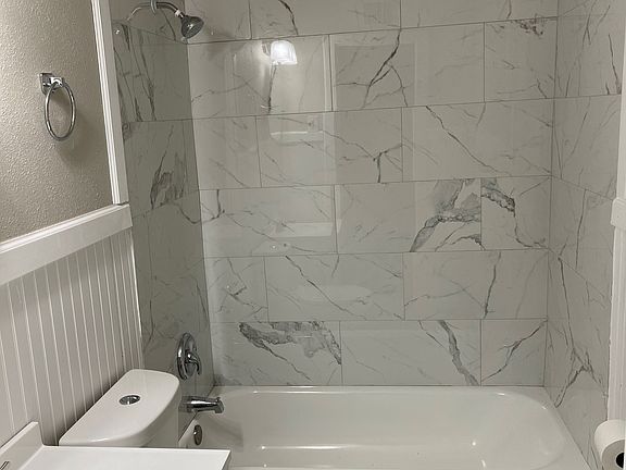 4th image of 2720 N Hancock Ave