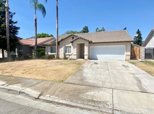 10008 Battersea Park Dr, Bakersfield, CA 93312