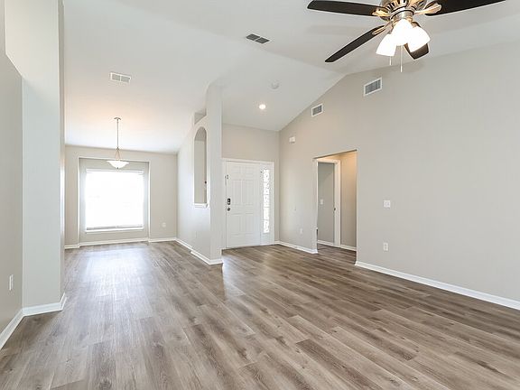 3rd image of 613 Parakeet Ct