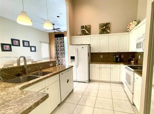 6405 Lake Tern Ln, Pompano Beach, FL 33073