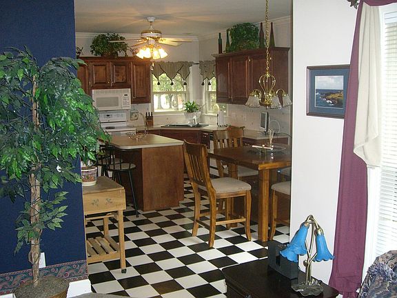 3rd image of 406 Liberty Dr