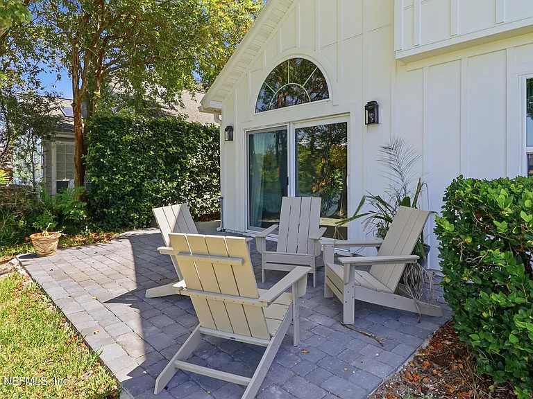 120 Alsace Ct — Photo 44