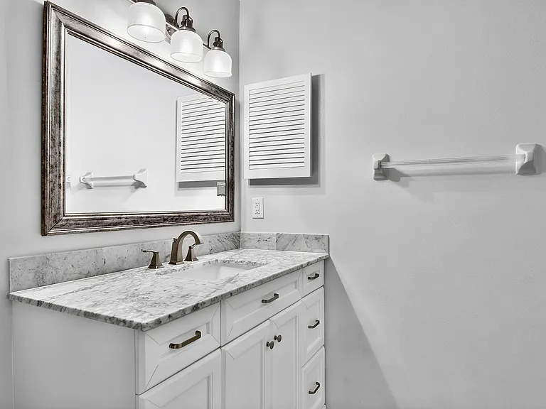 73 Buttonworth Dr #B — Photo 23