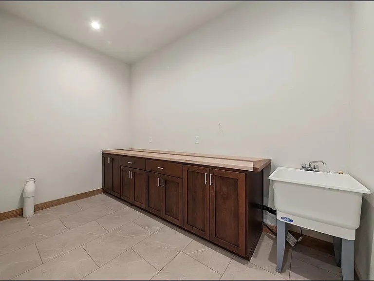 1417 S Ivory St — Photo 40
