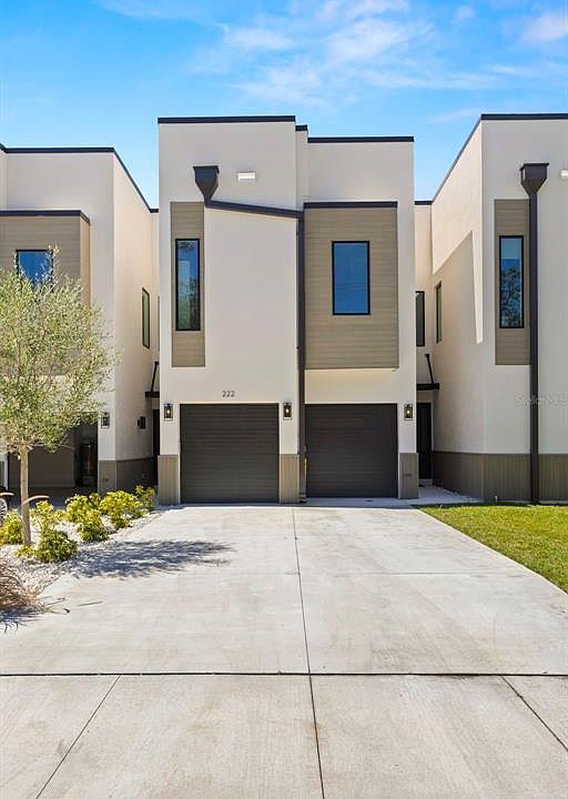 1st image of 218 N Hesperides St