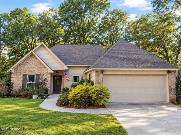 304 Brooks Ave, Pelahatchie, MS 39145