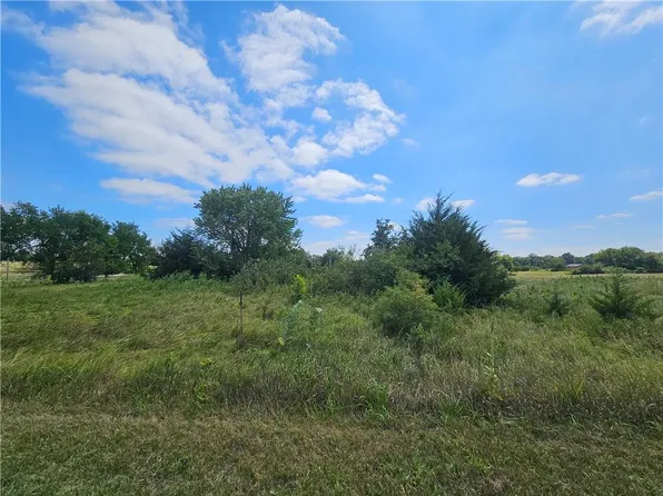 6 Red Fox Dr, Linn Valley, KS 66040