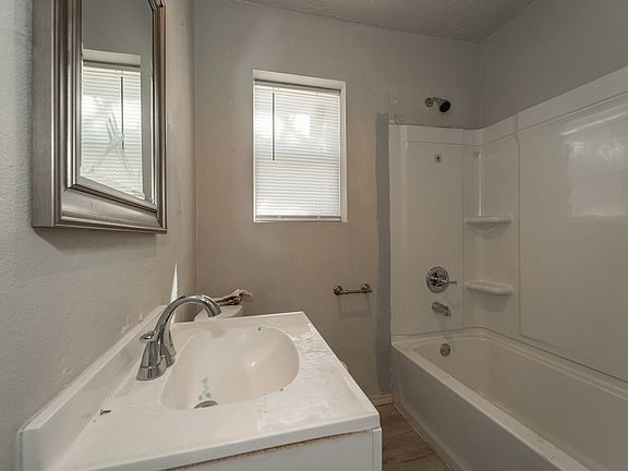 3rd image of 2200 N Bath Ave