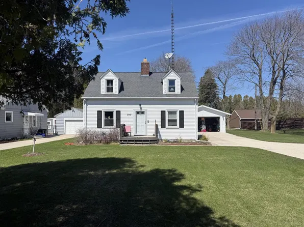 2912 Memorial DRIVE, Two Rivers, WI 54241