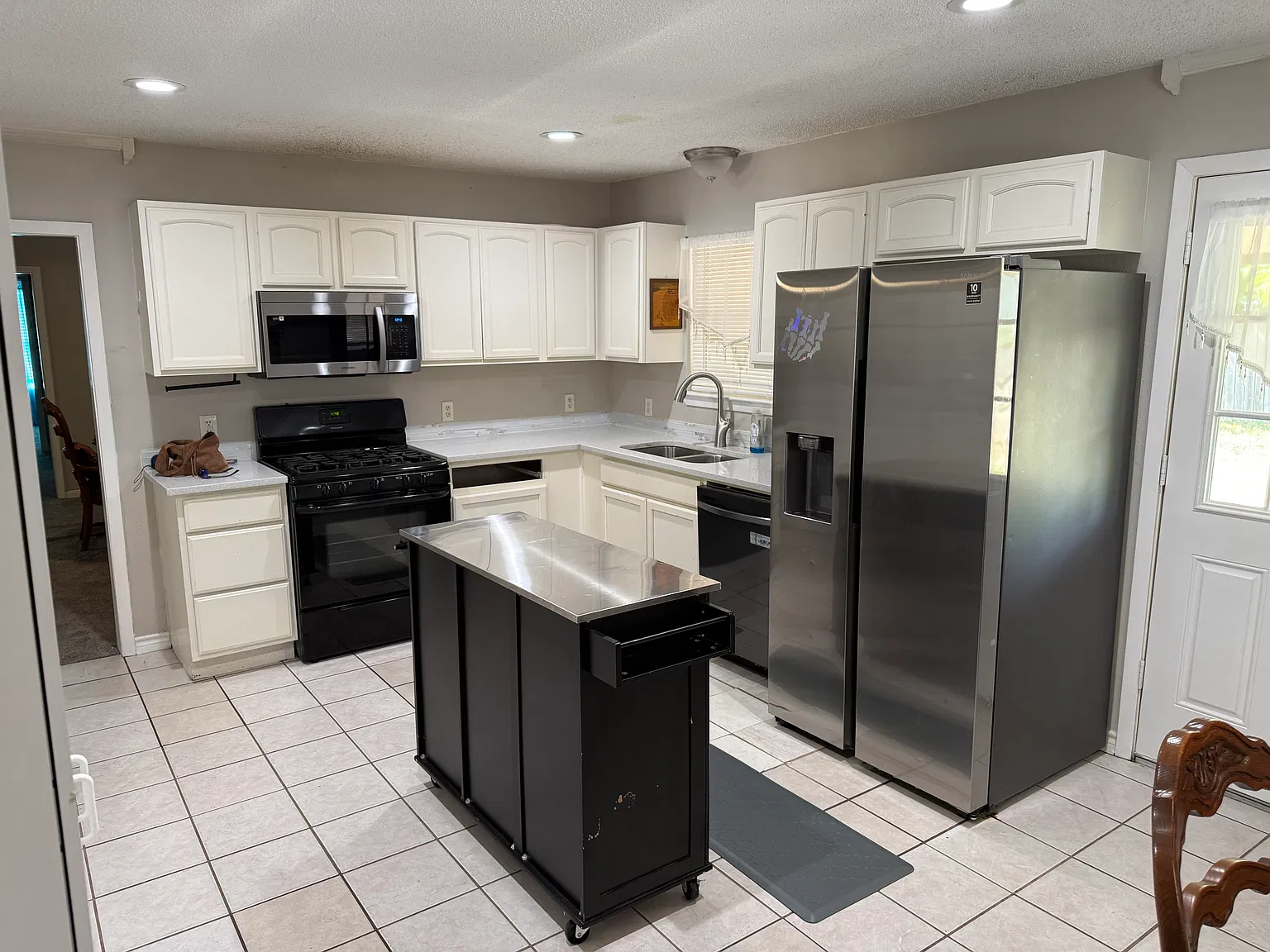 1213 Valley View Ct — Photo 4