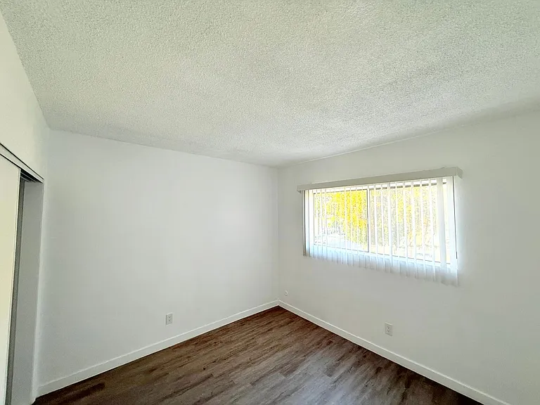 1426 South Point View St. — Photo 11