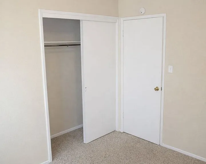 Maple Tree Apartments — Photo 27