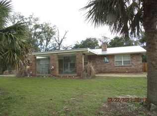 410 NW 1st St, Carrabelle, FL 32322