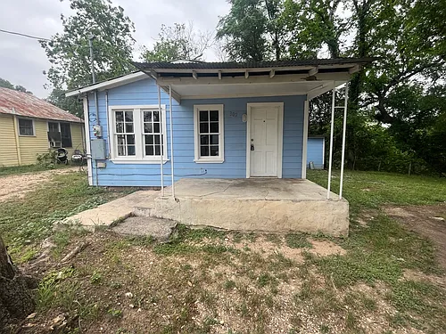 302 W Shelby St Photo 1