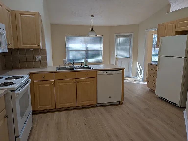 428 NW 96th Way — Photo 6