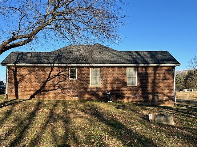 2nd image of 215 Pennigar Rd