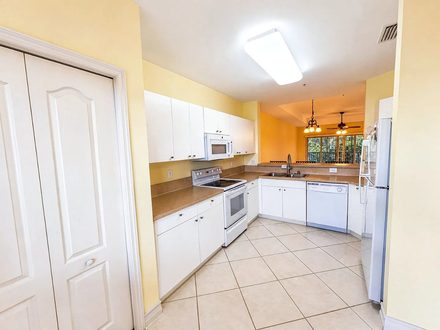 7811 Regal Heron Cir — Photo 3