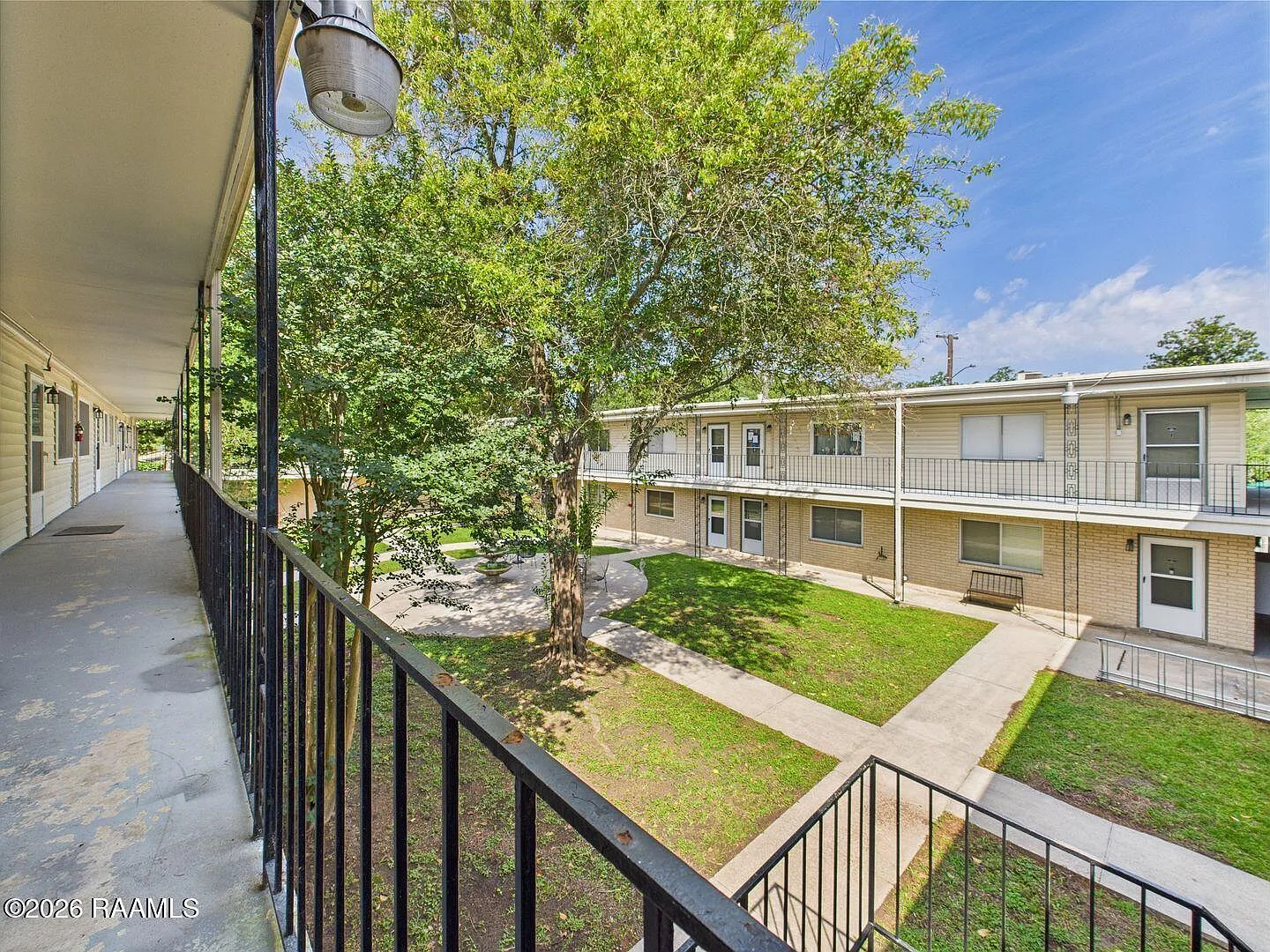 2 bed, 700 sqft, $975 — Photo 2