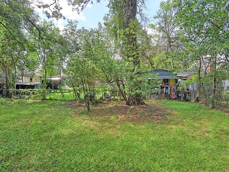 2219 Florida Ave — Photo 24