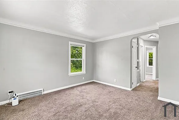 3 bed, 1000 sqft, $1,400 — Photo 4