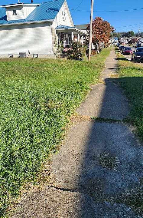2nd image of 425 Annadale Avenue