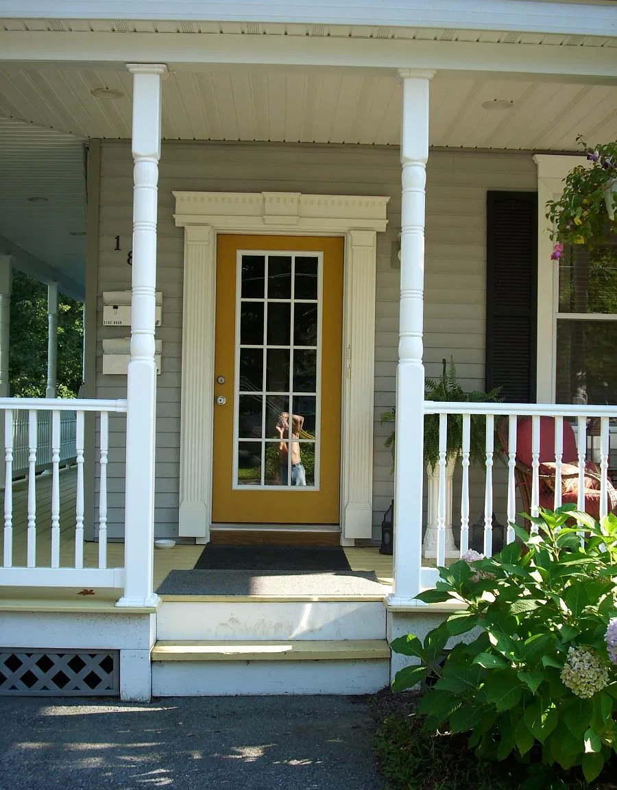 3 bed, 1000 sqft, $1,900 — Photo 2