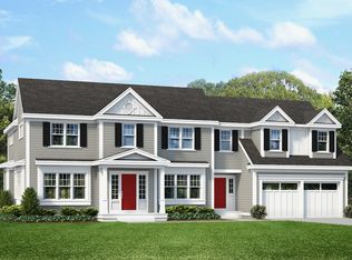 42 Crestwood Dr, Wellesley, MA 02481