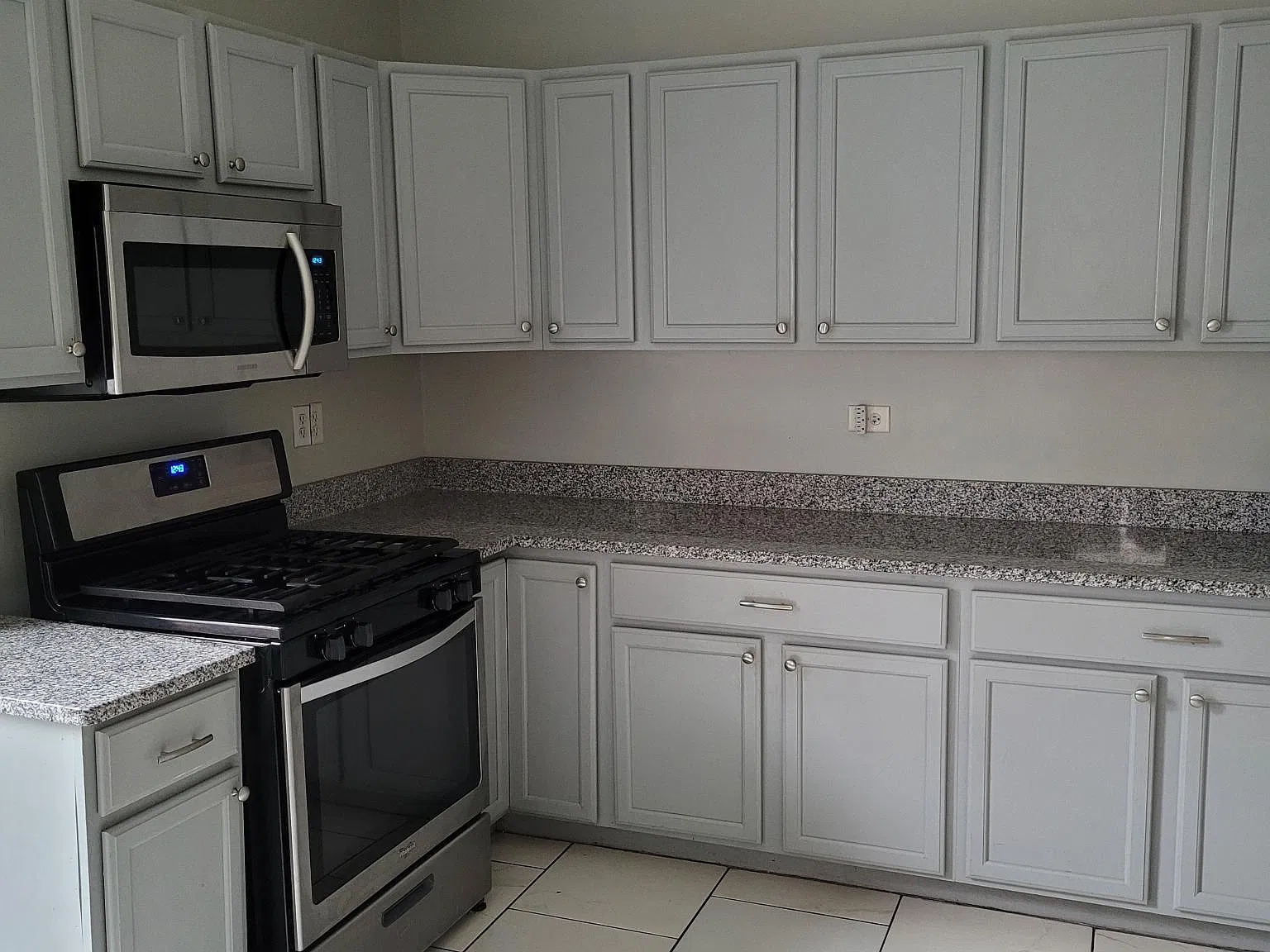 5 bed, 2500 sqft, $3,500 — Photo 4