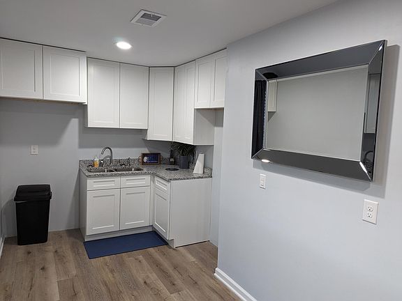 4th image of 3120 Ewingdale Dr #A