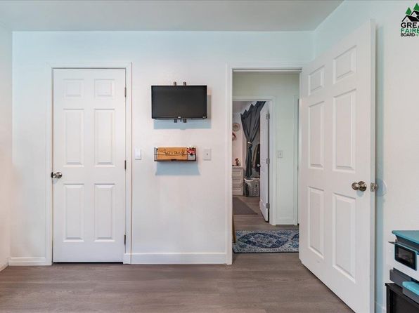 fairbanks-alaska-2083492924 picture