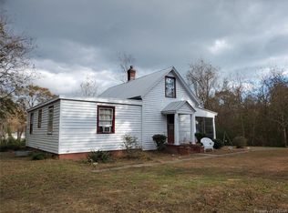 1897 Hill Rd, Hayes, VA 23072