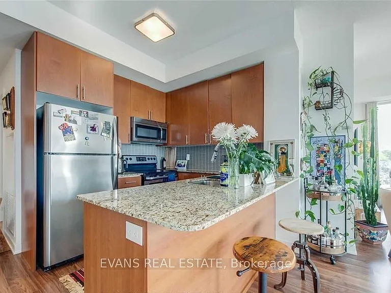 260 Sackville St #705 — Photo 4