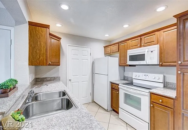 221 Mission Newport Ln #108 — Photo 9