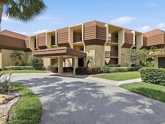 3rd image of 5344 Woodland Lakes Drive #223
