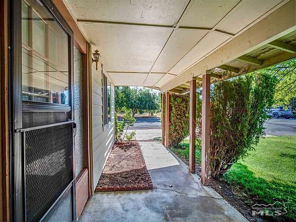 3rd image of 1412 Selkirk Cir
