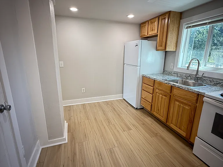 320 S Lafayette Ave #COTTAGE — Photo 7