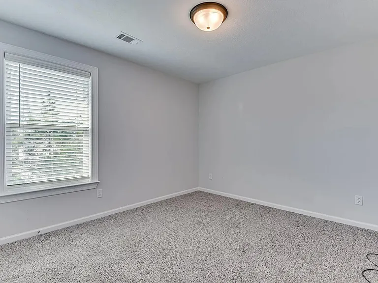 540 Vinings Dr — Photo 27
