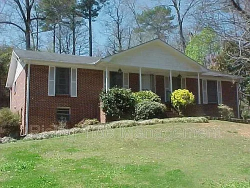 1928 Poplar Dr Photo 1
