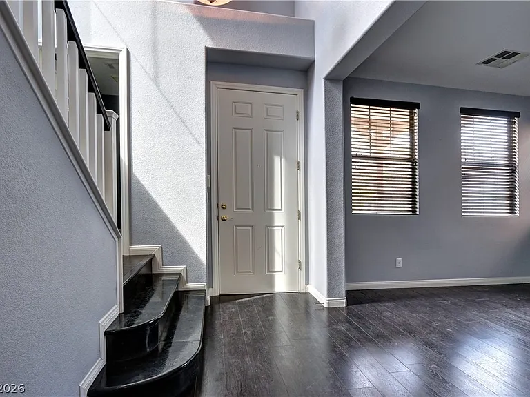10471 Foggy Glen Ave — Photo 3